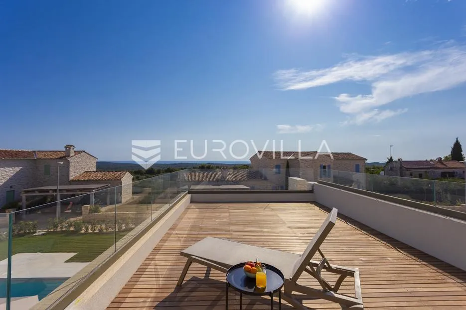 rovinj, ekskluzivna vila s bazenom i panoramskim pogledom na more - slika 20