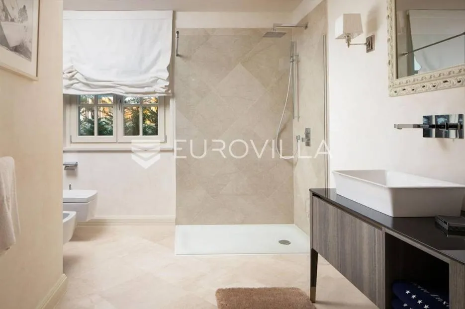 istra, vabriga, ekskluzivna, unikatna vila bezvremenske ljepote 338 m² - slika 10