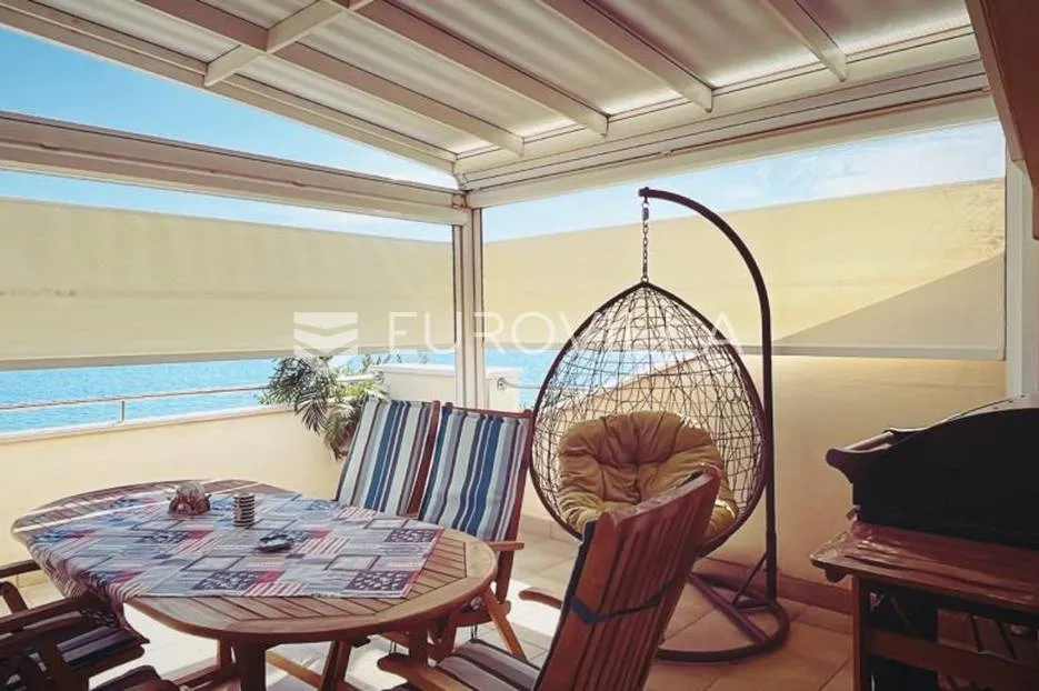 sveti filip i jakov, odličan apartman prvi red do mora - slika 4