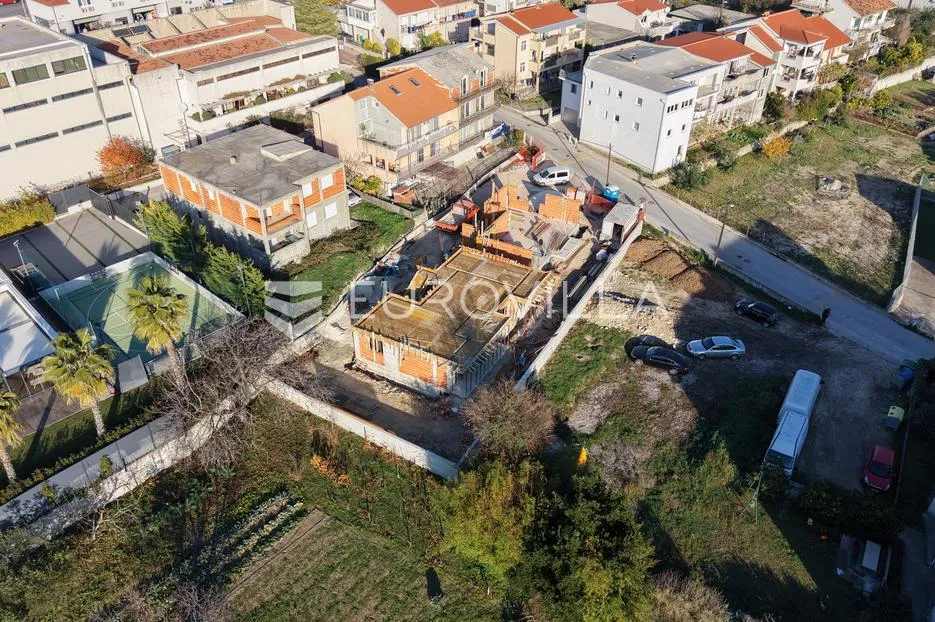 kaštel lukšić, jednosoban stan na prvom katu novogradnje - slika 19