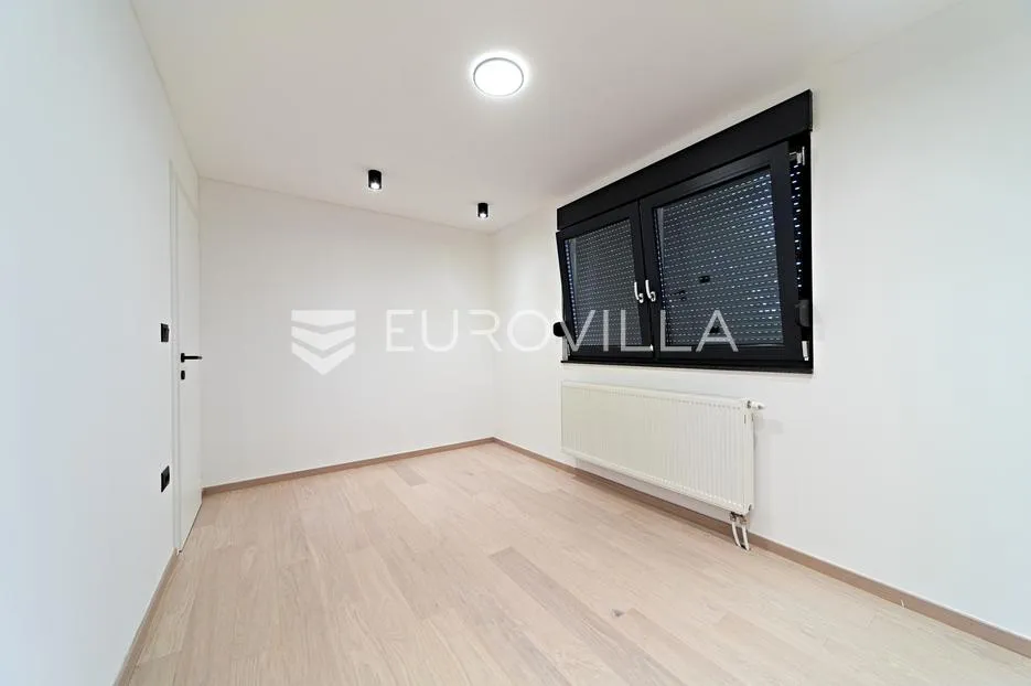 osijek, bosutsko naselje, potpuno adaptirana kuća s dvorištem - slika 16