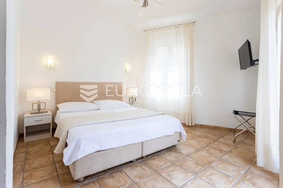 šibenik, jedinstveni četverosobni stan u samom centru - slika 7