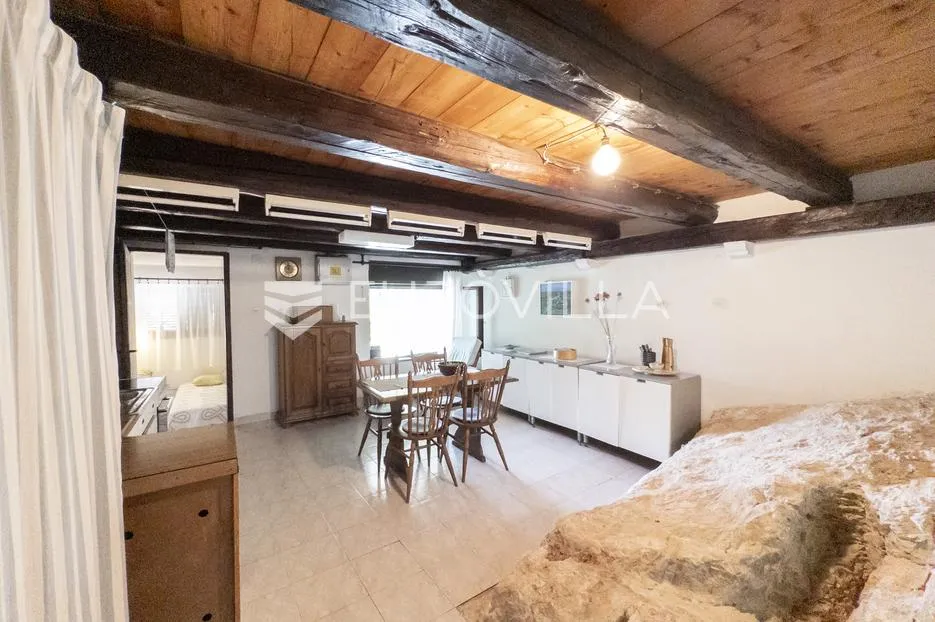 otok hvar - lijepa kamena kuća na mirnoj lokaciji - slika 12