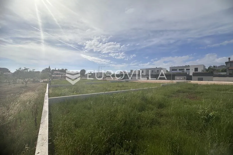 istra, kaštelir, građevinsko zemljište 808m2 s projektom i pravomoćnom građevinskom dozvolom - slika 11