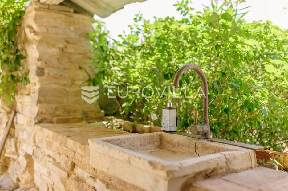 otok hvar, jedinstveno imanje na izuzetnoj lokaciji - slika 10