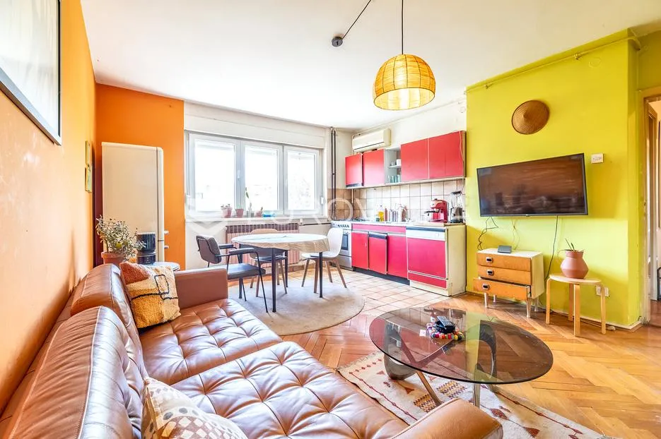 zagreb, savica, trosoban stan s dvije loggie, 65 m² - slika 2