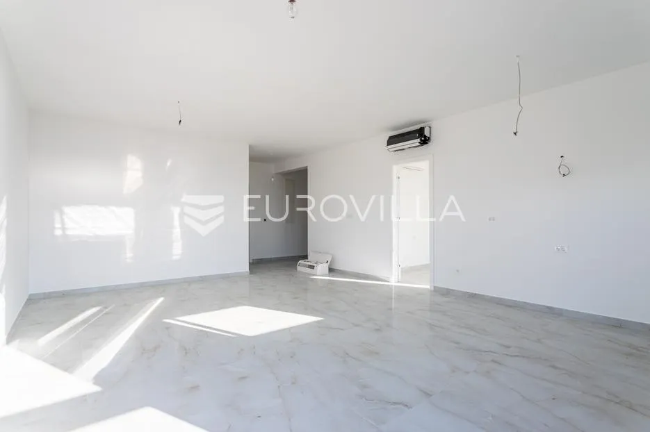 čiovo, okrug gornji | luksuzni dvosobni penthouse s krovnom terasom i bazenom - slika 2