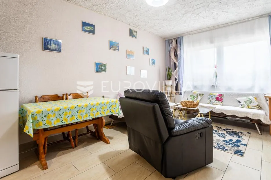 jesenice, omiška rivijera samostojeća kuća ukupne površine 426 m² - slika 11