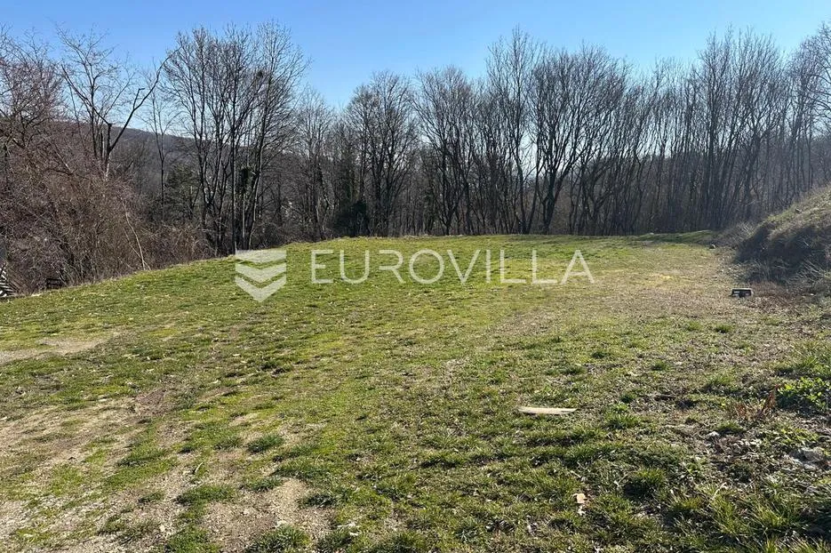 velika, atraktivno građevinsko zemljište 695 m² - slika 2
