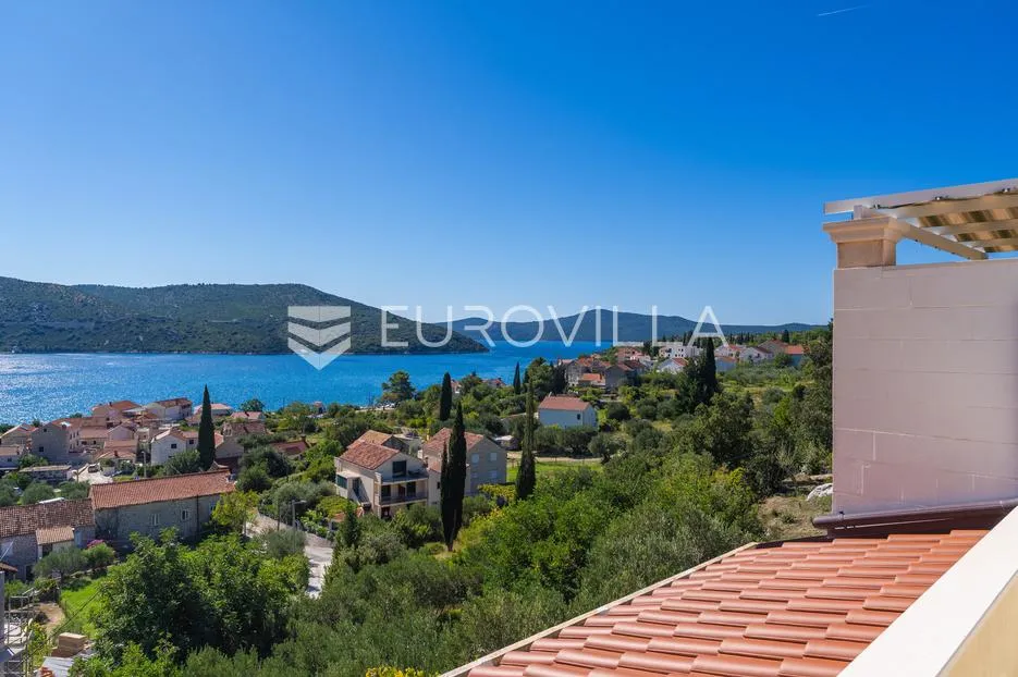 slano, kuća s garažom na uzvišenom položaju s prekrasnim pogledom - slika 9