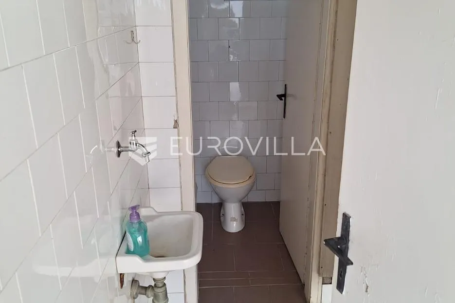 karlovac, mala švarča, stambeno-poslovna zgrada 330 m2 - slika 6