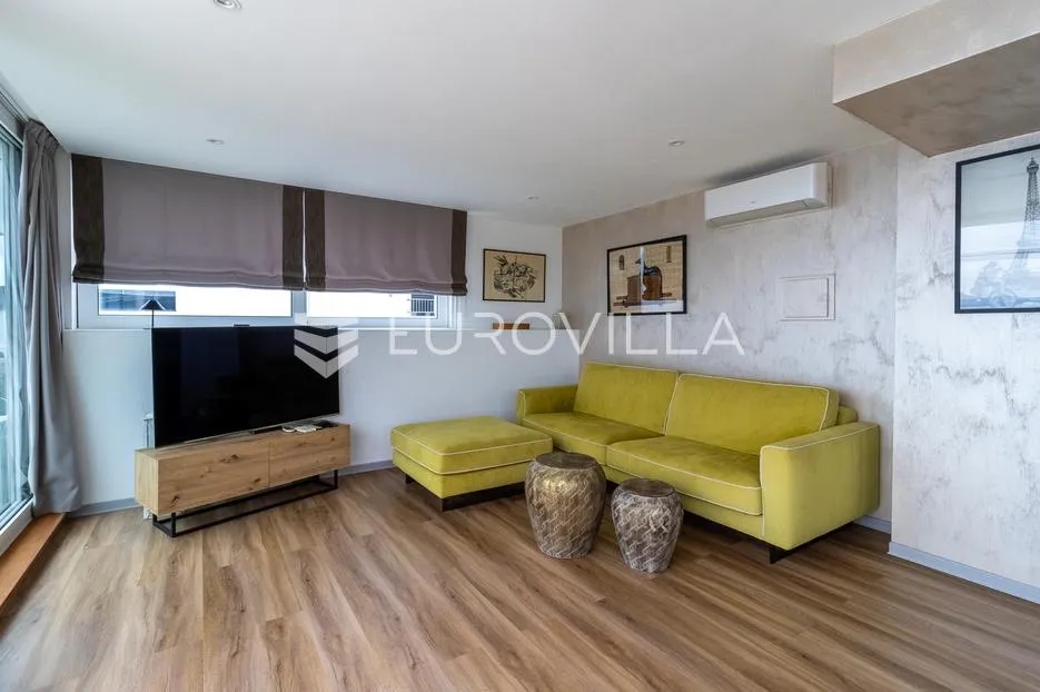 opatija, volosko, luksuzan penthaus 267 m², krovna terasa s jacuzzijem - slika 13