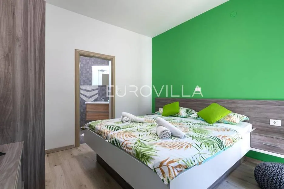 pula, apartmanska kuća s bazenom na uređenoj okućnici, 350 m od mora - slika 27