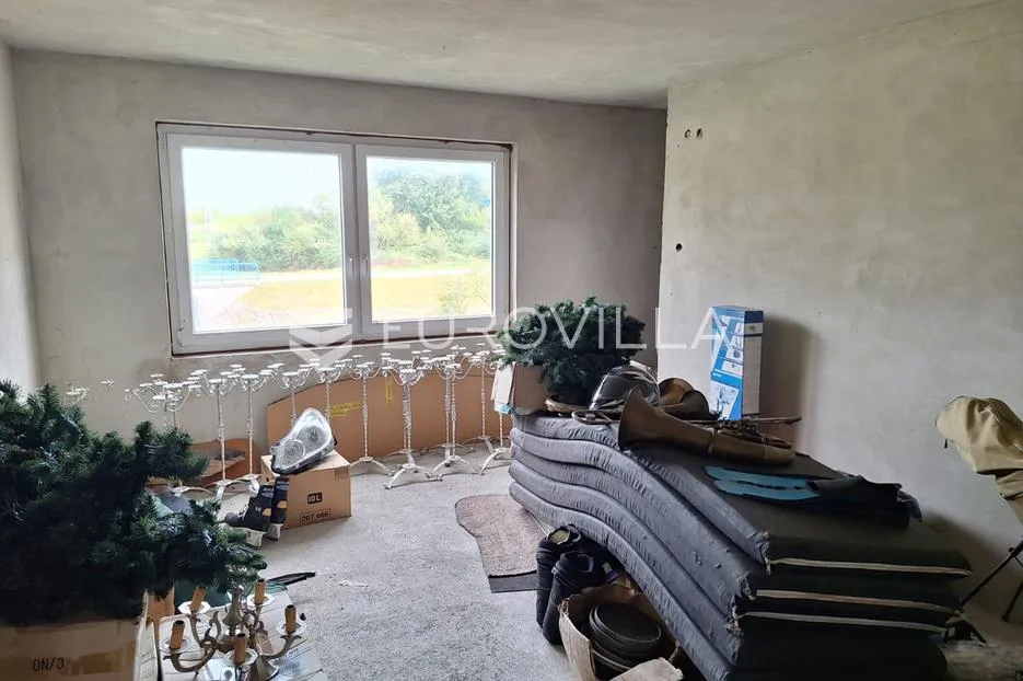 karlovac, udbinja, stambena kuća 293 m², 3 stambene jedinice - slika 3