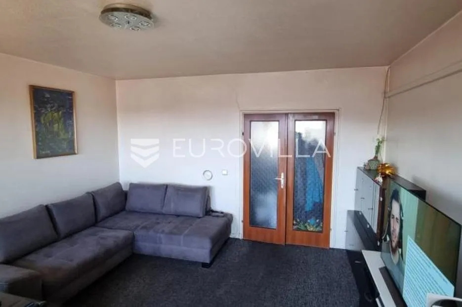 Zagreb, Ferenščica, prostran i funkcionalan trosobni stan, 83 m²
