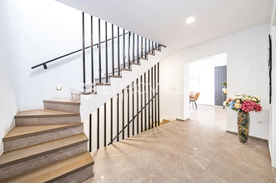 zagreb, podsused, predivna moderna kuća 278 m2 - slika 9