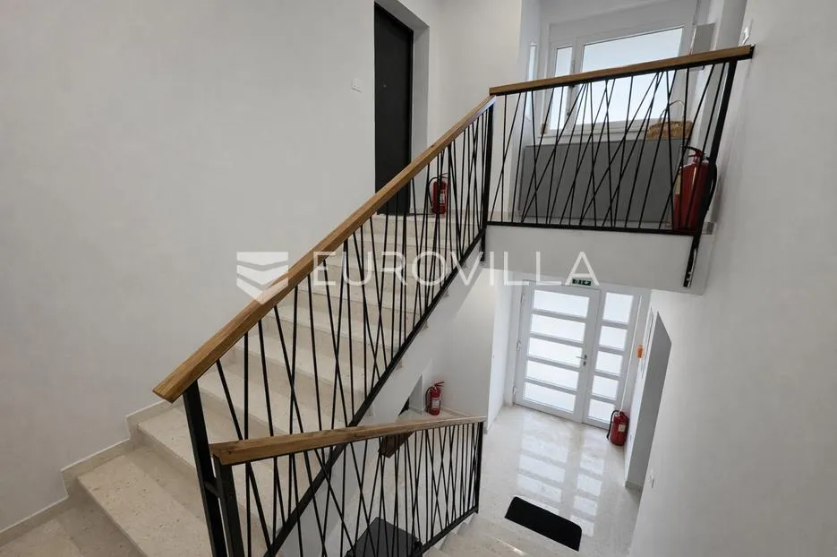 pag, šimuni, četverosoban penthouse u novogradnji, 100 m od mora - slika 25