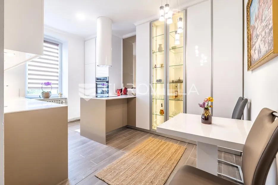 zagreb, centar, dvosoban stan 59 m² s pogledom na katedralu - slika 3