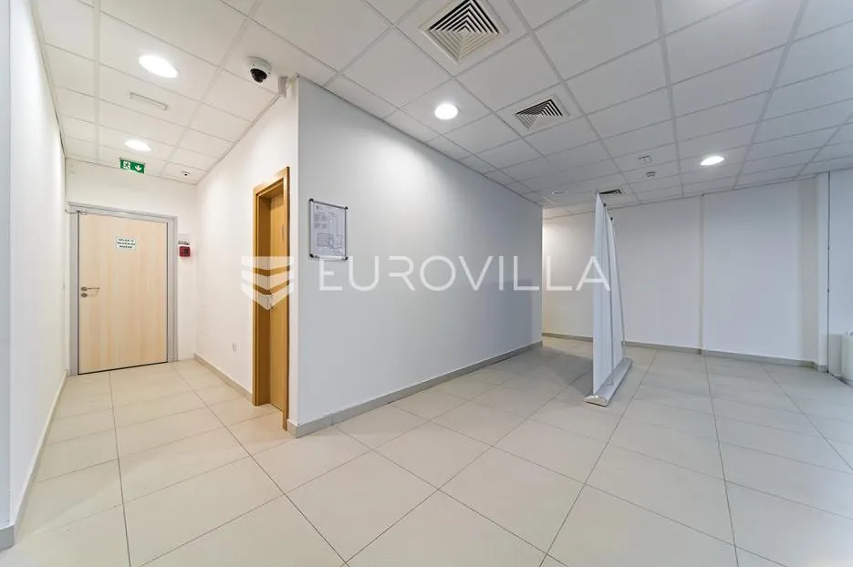 osijek, centar, uređen poslovni ured za najam, 374 m², novogradnja - slika 7