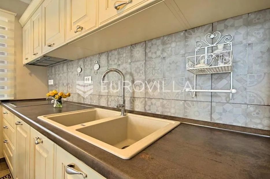 poreč, fuškulin, prekrasna vila okružena zelenilom - slika 28