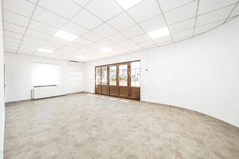 zagreb, lučko, poslovni prostor 55 m² - slika 2