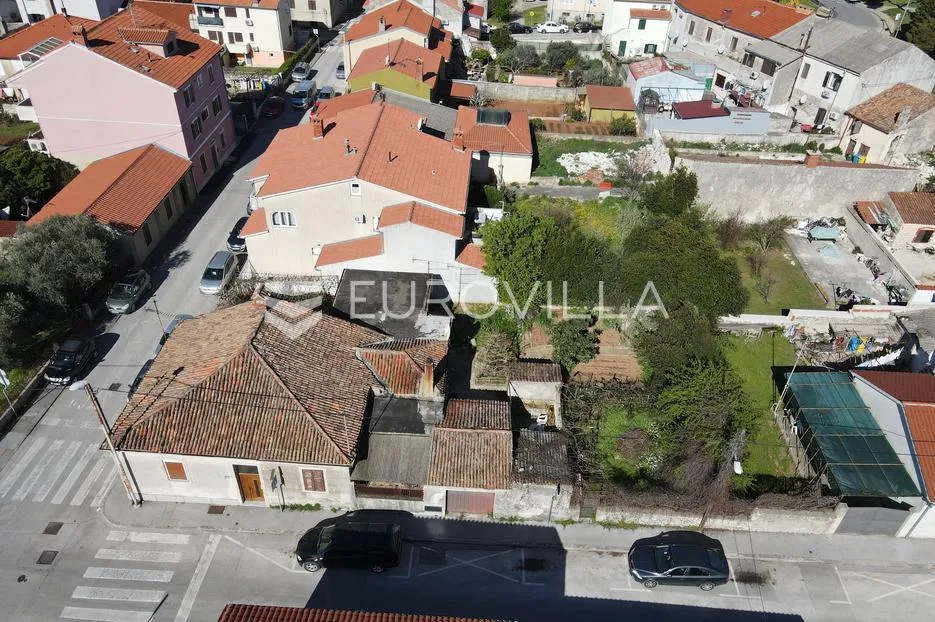 pula, kaštanjer, kuća u nizu 149.24 m², prilika za investitore, top lokacija - slika 3