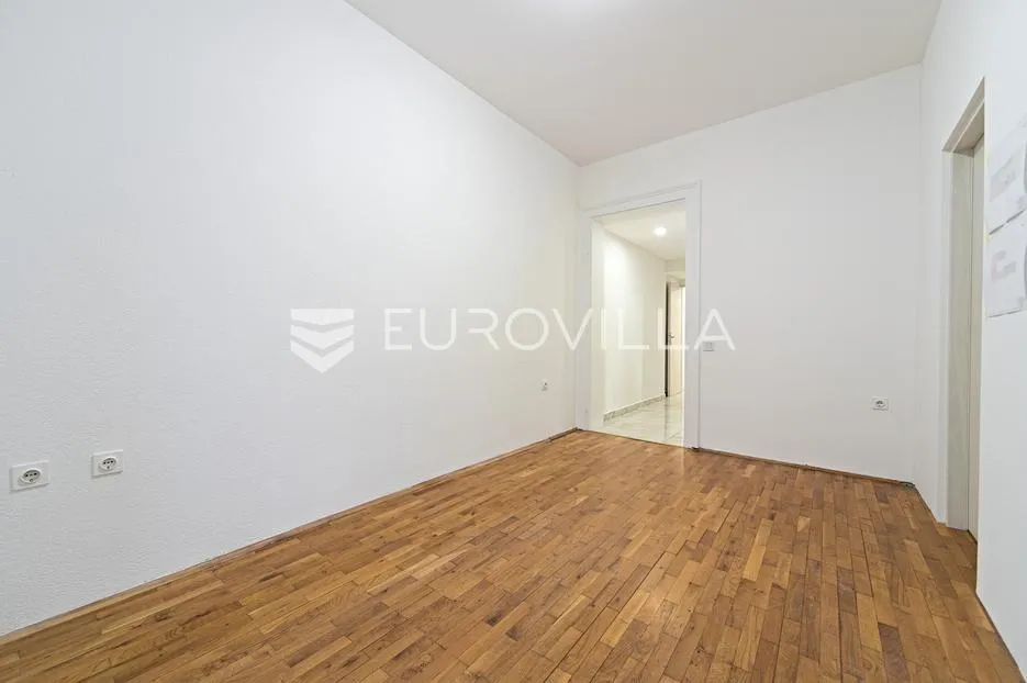 osijek, gornji grad, potuno renovirani dvoetažni stan površine 70 m² - slika 3