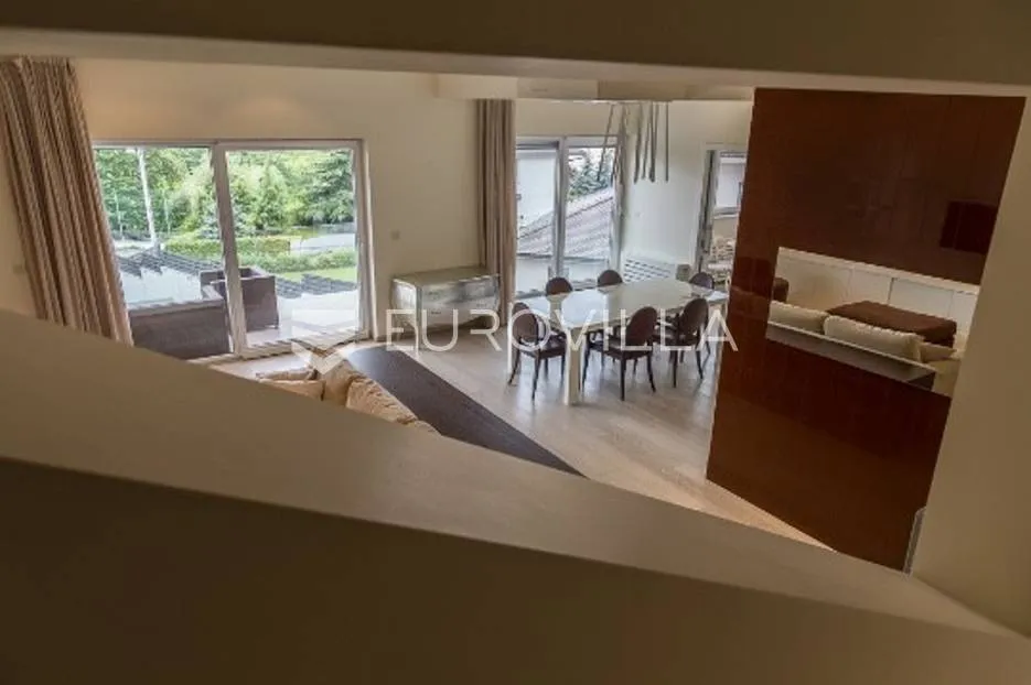 šestine luksuzno uređen penthouse za najam - slika 22