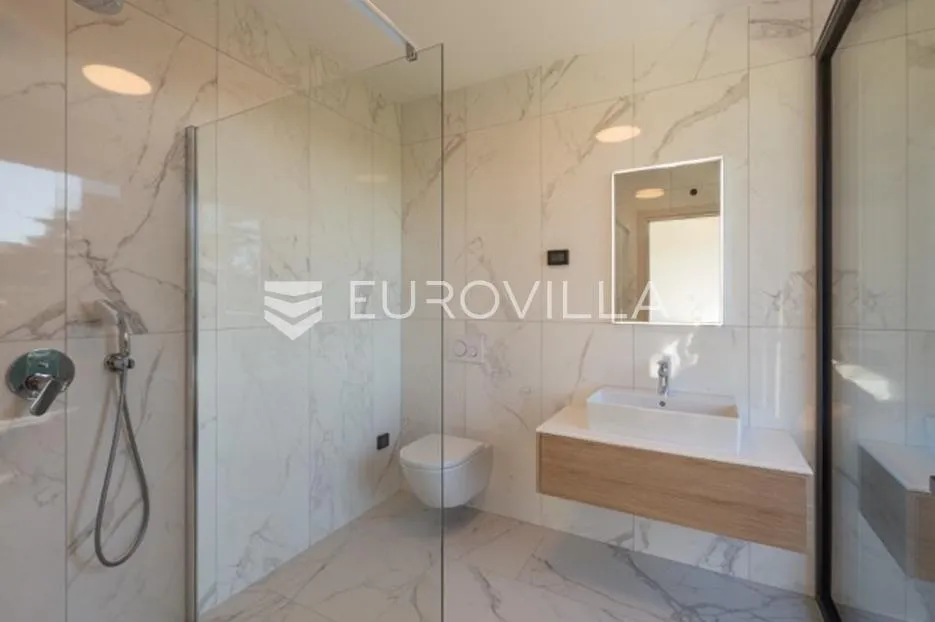 fažana, moderna vila 275 m² na velikoj besprijekornoj okućnici s grijanim bazenom - slika 40