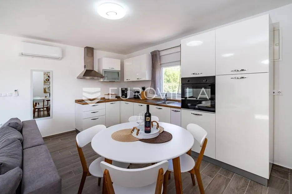 zadar, gornji karin, moderna kuća s bazenom i dva apartmana, 200 m od mora - slika 4