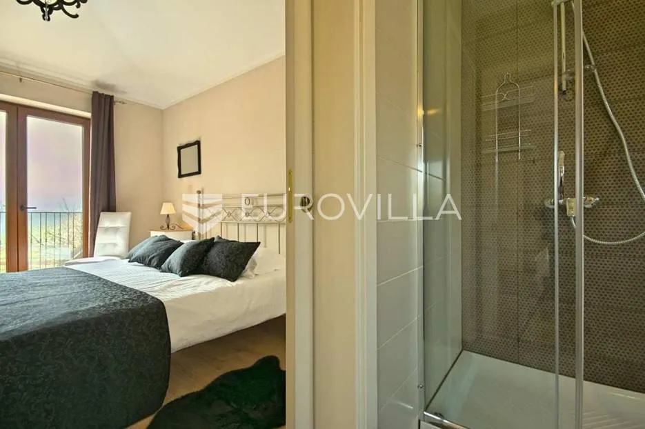 poreč, fuškulin, prekrasna vila okružena zelenilom - slika 14