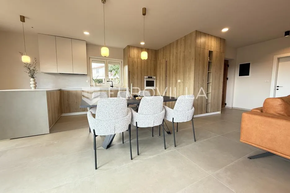 Istra, Barban, luksuzna vila 180 m² s bazenom i jacuzzijem na mirnoj lokaciji - Melnica, Barban