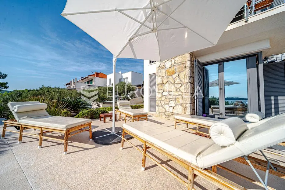 otok korčula, vela luka, villa prvi red uz more - slika 12