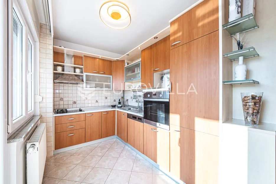 medveščak, nemetova, četverosoban stan 82 m² u novijoj gradnji, ukupne površine 105 m², garaža - slika 5