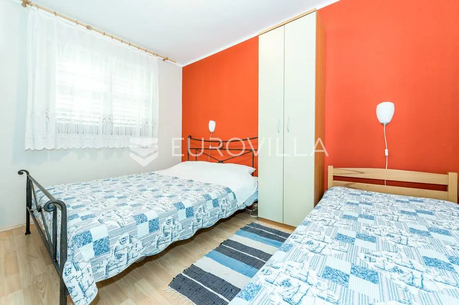 šibenik, grebaštica, kuća s apartmanima drugi red od mora - slika 7