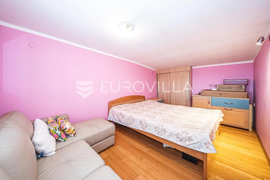 zagreb, borovje, funkcionalan peterosoban stan 130 m² parking - slika 13