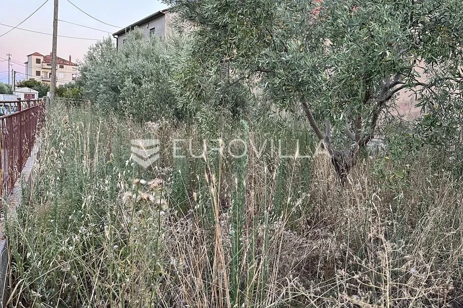 zadar, arbanasi, građevinsko zemljište površine 1090m2 - slika 3