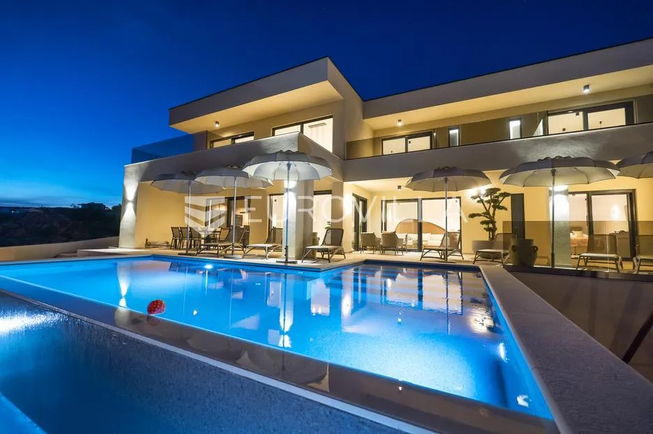 zadar, maslenica, luksuzna vila s bazenom i neometanim pogledom na more 254 m² - slika 61