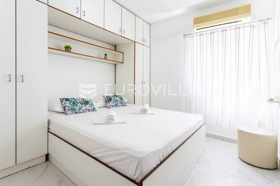 čiovo, okrug donji, apartmanska vila s bazenom - slika 18
