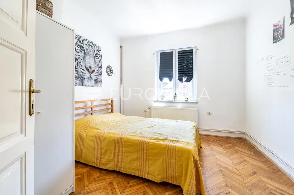 Zagreb, Donji grad, peterosoban građanski stan, 77 m²