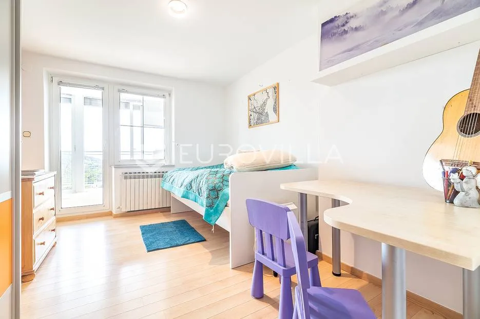 zagreb, gračani, prekrasan četverosoban dvoetažni stan,nkp 207,80 m2 - slika 12