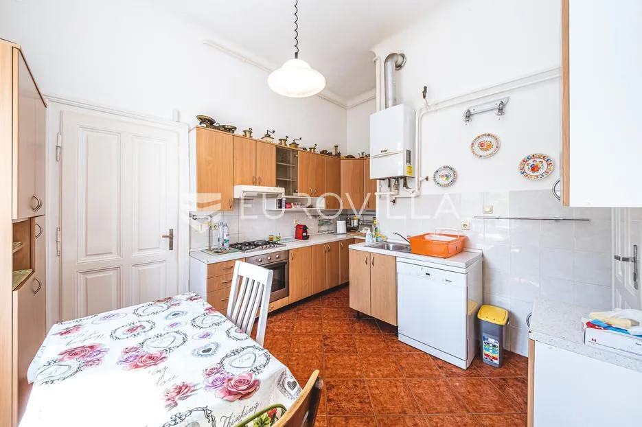 zagreb, kačićeva, odličan peterosoban stan 134,02 m², izvrsna lokacija - slika 15
