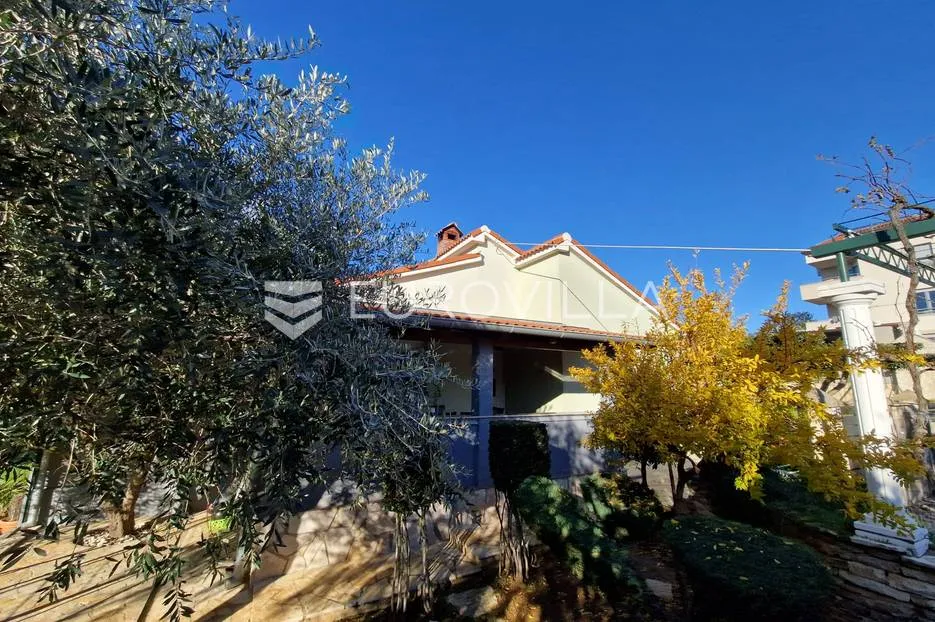 istra, pula - veli vrh, dvije samostojeće prizemnice sa bazenom nkp 50 m2 i 90 m2 - slika 53