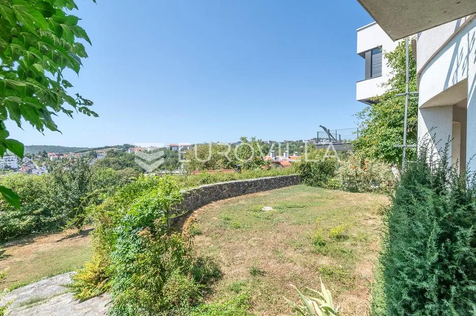 zagreb, vrhovec, atraktivna vila s vrtom i parkingom, 530 m² - slika 20