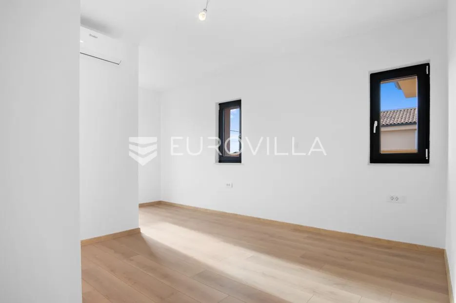 istra, svetvinčenat, cukrići, vila 155 m², terasa s ljetnom kuhinjom, bazen, 2 parkirna mjesta - slika 8