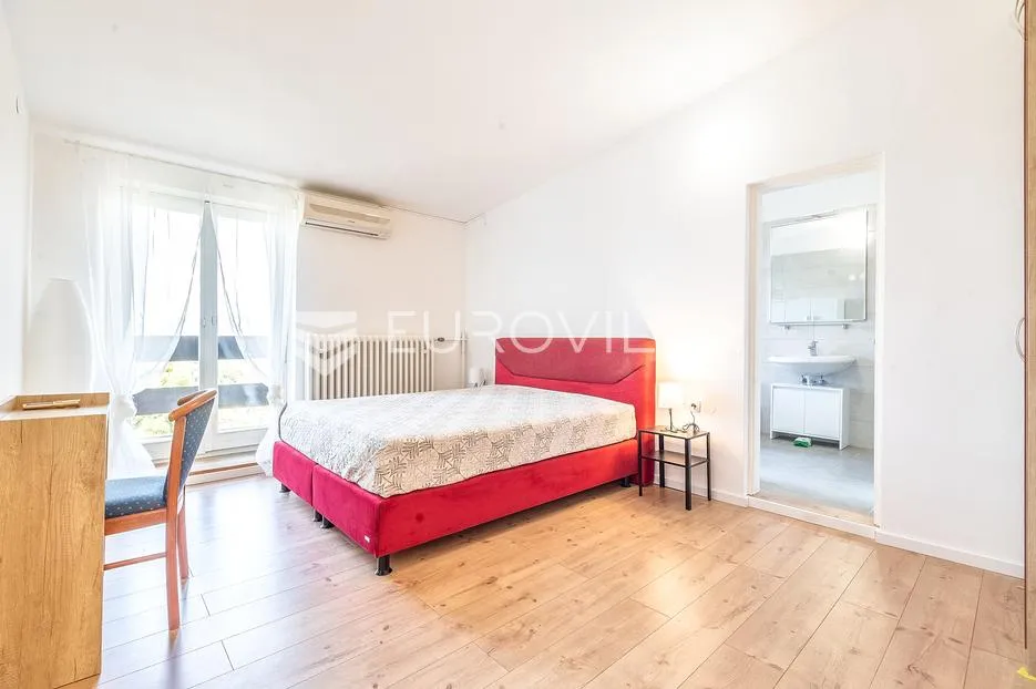 zagreb, sveti duh, komforan četverosoban stan, 228.18 m² s prekrasnim pogledom - slika 11