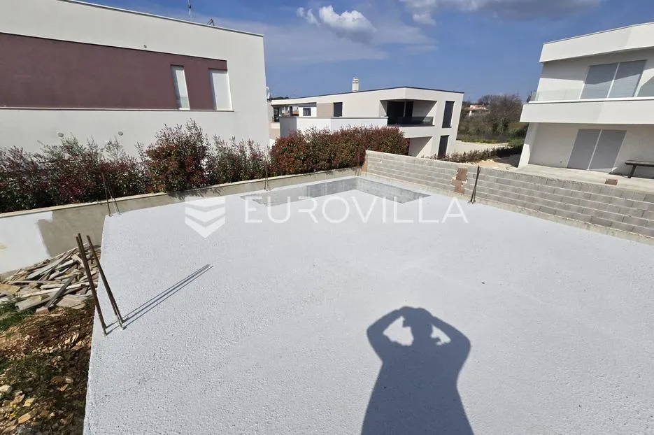 istra, ližnjan, građevinsko zemljište s građevinskom dozvolom i plaćenim komunalijama - slika 8