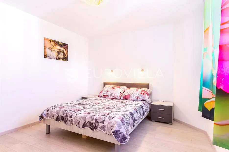 istra, medulin, velika samostojeća kuća sa 7 apartmana 100 m od mora - slika 33