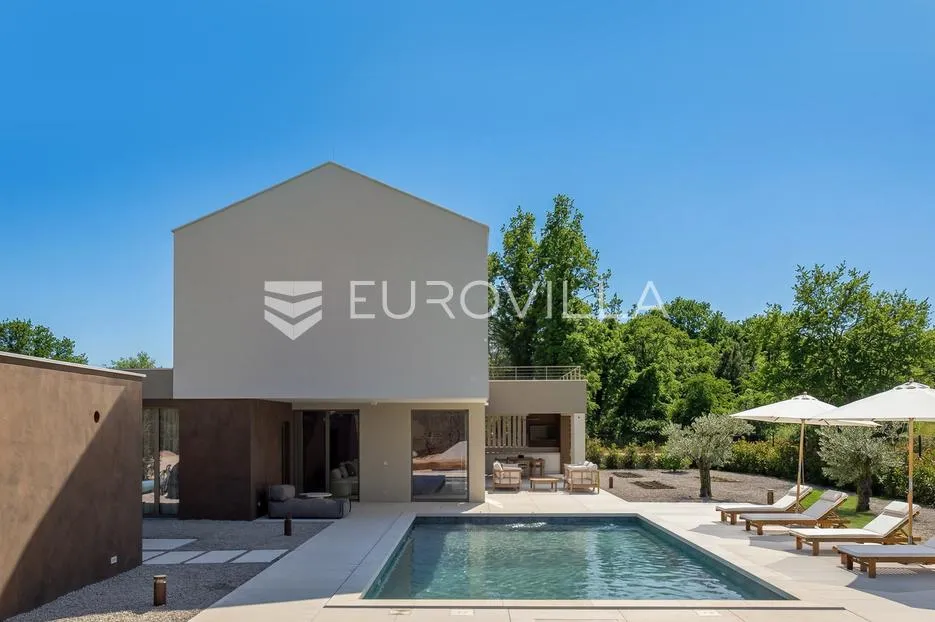 istra, labin, vrhunska moderna villa "e", grijani bazen 48 m², 2642 m² uređene okućnice - slika 72