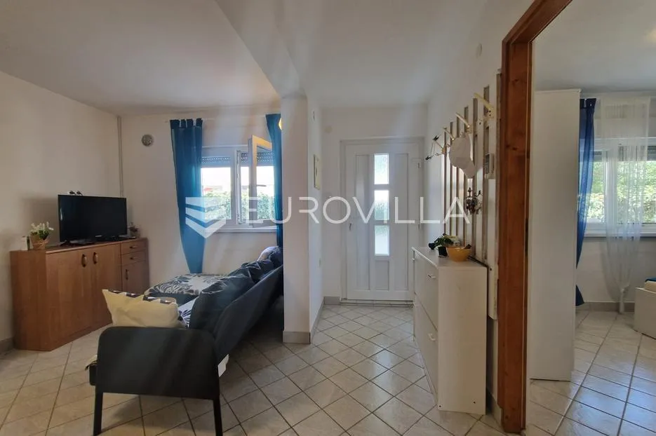 vir, samostojeća katnica s dva apartmana - slika 7